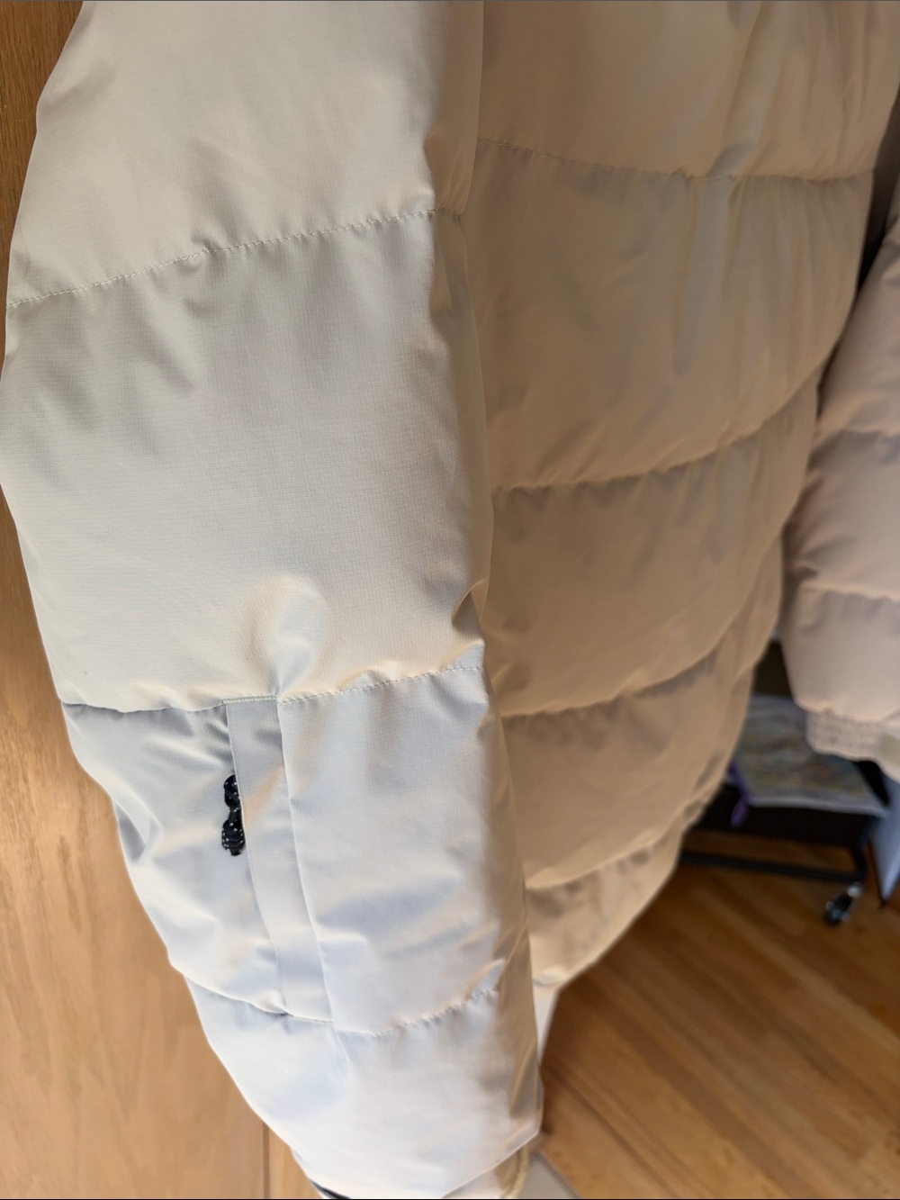 Mountain Hardwear First Tracks Down Jacket - Picture 6 of 6
